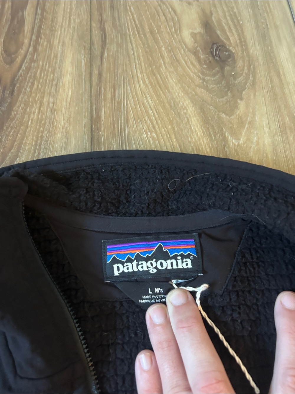 Patagonia Men's Black Full-Zip Performance Jacket - Picture 3 of 3